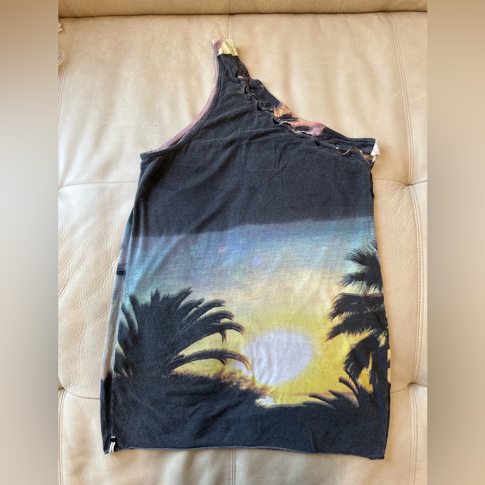 One-Shoulder Sunset Palm Tree Top - Picture 2 of 5